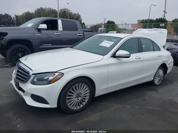55SWF4JB5HU234193 2017 MERCEDES-BENZ C-KLASSE - Image 2