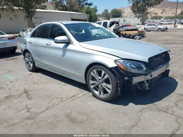 55SWF4JB6HU223882 2017 MERCEDES-BENZ C-KLASSE - Image 1