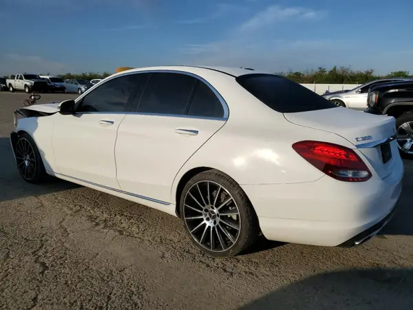 55SWF4JB6JU265829 2018 MERCEDES-BENZ C-KLASSE - Image 2