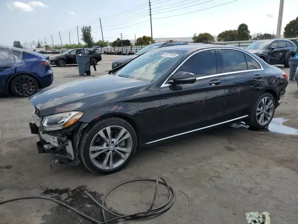 55SWF4JB7HU196109 2017 MERCEDES-BENZ C-KLASSE - Image 1