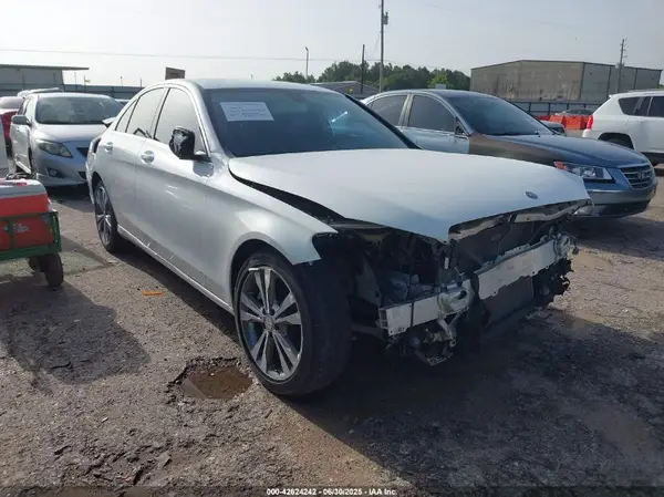 55SWF4JB7HU227889 2017 MERCEDES-BENZ C-KLASSE - Image 1