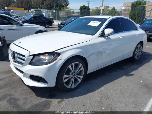 55SWF4JB7JU271476 2018 MERCEDES-BENZ C-KLASSE - Image 2