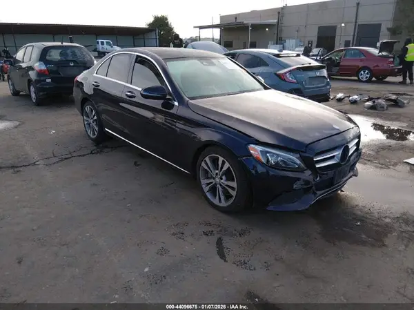 55SWF4JB8HU195647 2017 MERCEDES-BENZ C-KLASSE - Image 1