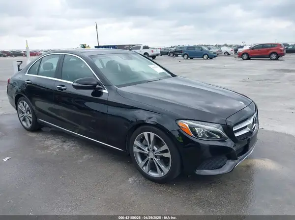 55SWF4JB8HU200958 2017 MERCEDES-BENZ C-KLASSE - Image 1