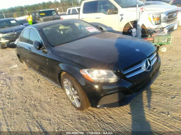 55SWF4JB8HU203827 2017 MERCEDES-BENZ C-KLASSE - Image 1