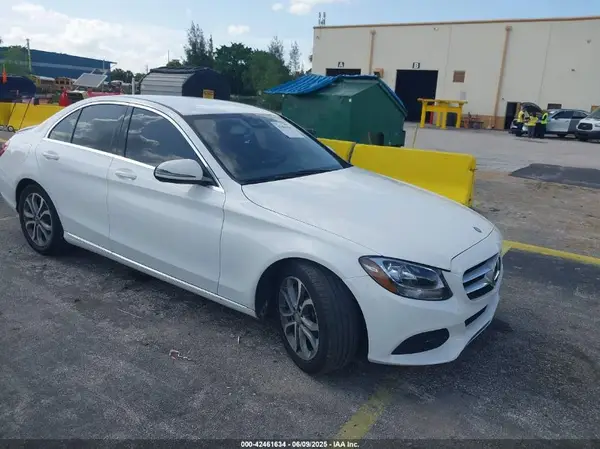 55SWF4JB8HU216366 2017 MERCEDES-BENZ C-KLASSE - Image 1