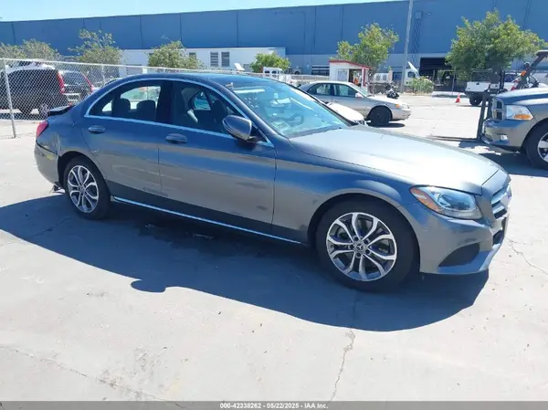 55SWF4JB8HU233507 2017 MERCEDES-BENZ C-KLASSE - Image 1