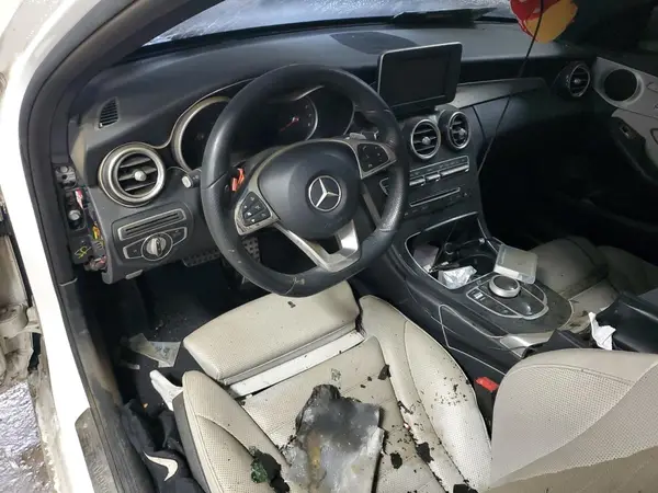 55SWF4JB8JU237417 2018 MERCEDES-BENZ C-KLASSE - Image 8