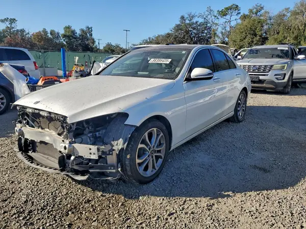 55SWF4JB8JU263046 2018 MERCEDES-BENZ C-KLASSE - Image 1