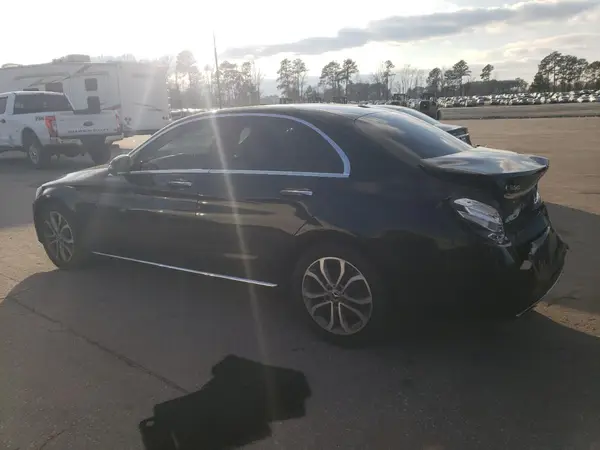 55SWF4JB8JU268893 2018 MERCEDES-BENZ C-KLASSE - Image 2