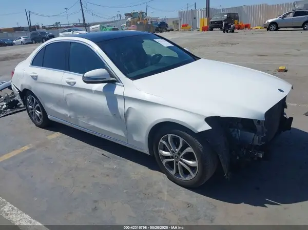 55SWF4JB8JU272135 2018 MERCEDES-BENZ C-KLASSE - Image 1