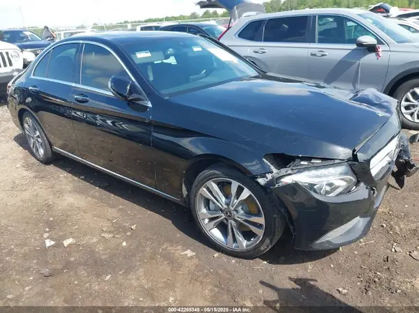 55SWF4JB8JU279683 2018 MERCEDES-BENZ C-KLASSE - Image 1