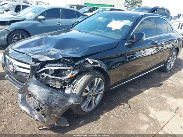 55SWF4JB8JU279683 2018 MERCEDES-BENZ C-KLASSE - Image 2