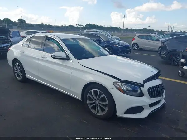 55SWF4JB9GU122821 2016 MERCEDES-BENZ C-KLASSE - Image 1