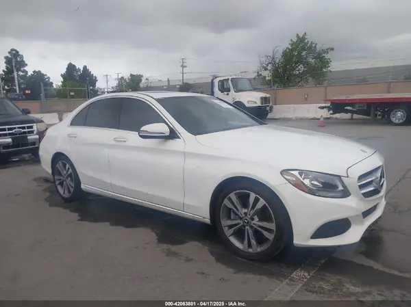 55SWF4JB9JU235630 2018 MERCEDES-BENZ C-KLASSE - Image 1
