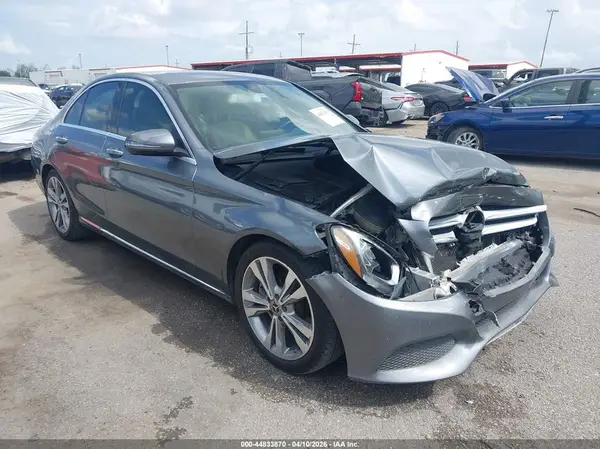 55SWF4JBXHU230897 2017 MERCEDES-BENZ C-KLASSE - Image 1