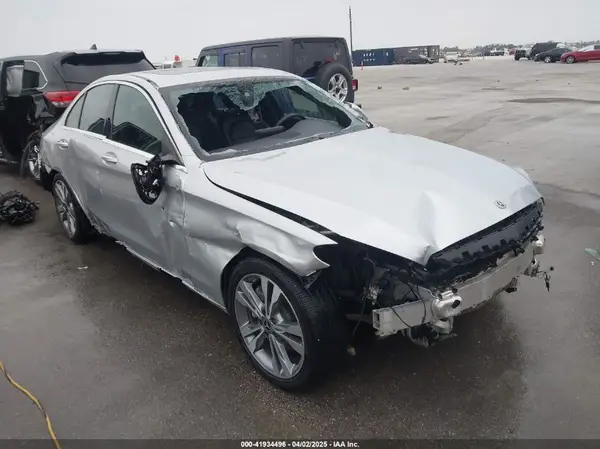 55SWF4JBXJU240884 2018 MERCEDES-BENZ C-KLASSE - Image 1