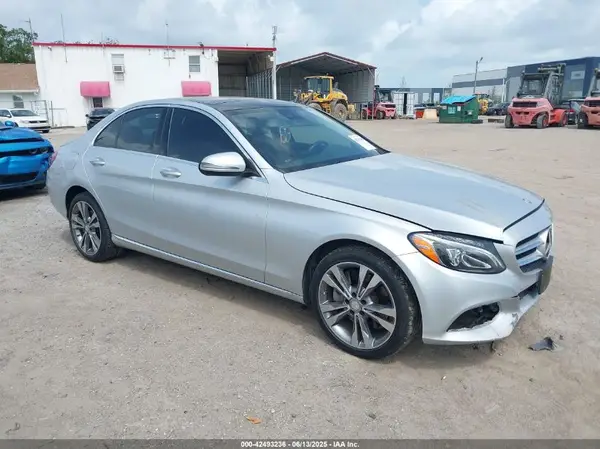 55SWF4KB0GU138307 2016 MERCEDES-BENZ C-KLASSE - Image 1