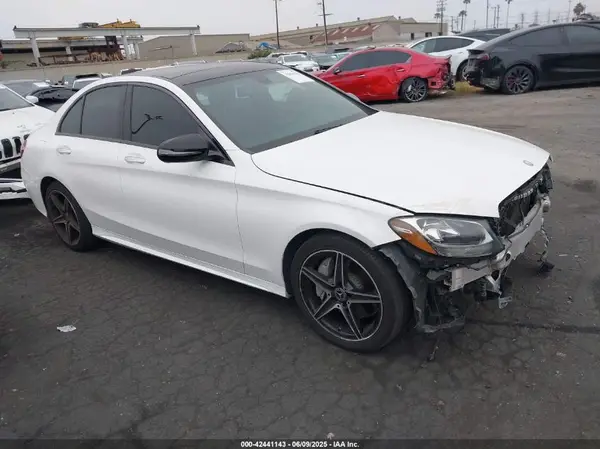 55SWF4KB0HU213945 2017 MERCEDES-BENZ C-KLASSE - Image 1
