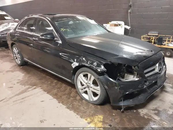 55SWF4KB2HU191818 2017 MERCEDES-BENZ C-KLASSE - Image 1