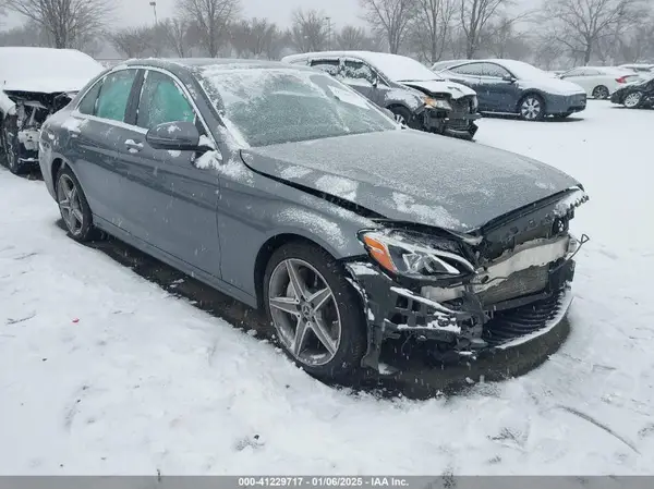 55SWF4KB3HU215771 2017 MERCEDES-BENZ C-KLASSE - Image 1