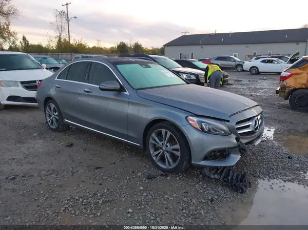 55SWF4KB4GU135149 2016 MERCEDES-BENZ C-KLASSE - Image 1