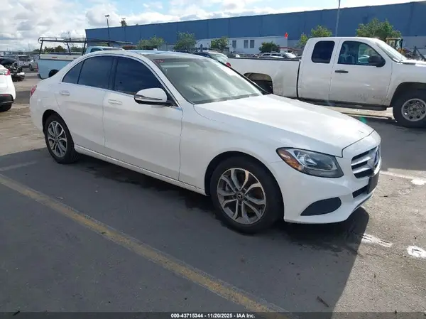 55SWF4KB4HU227458 2017 MERCEDES-BENZ C-KLASSE - Image 1