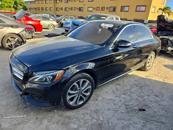 55SWF4KB7HU213828 2017 MERCEDES-BENZ C-KLASSE - Image 1