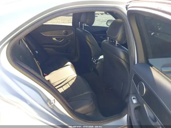 55SWF4KB8HU194612 2017 MERCEDES-BENZ C-KLASSE - Image 8