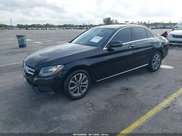 55SWF4KB8JU251817 2018 MERCEDES-BENZ C-KLASSE - Image 2