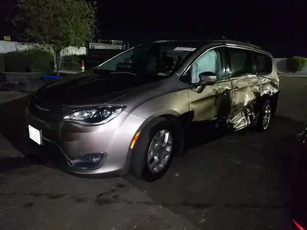 585638 2017 CHRYSLER PACIFICA