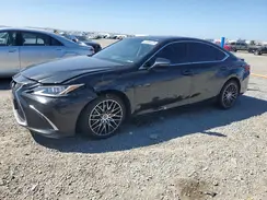 58AB21B10KU002961 2019 LEXUS ES