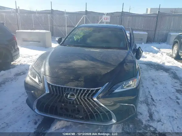 58AB21B10SU015550 2025 LEXUS ES - Image 2