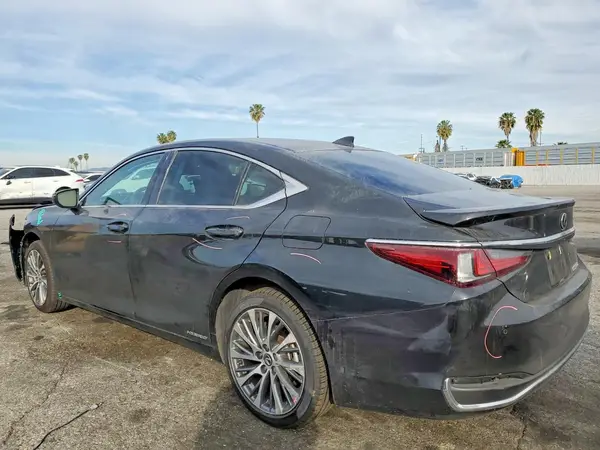 58AB21B11KU001236 2019 LEXUS ES - Image 2