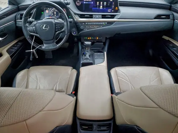 58AB21B11KU003049 2019 LEXUS ES - Image 8