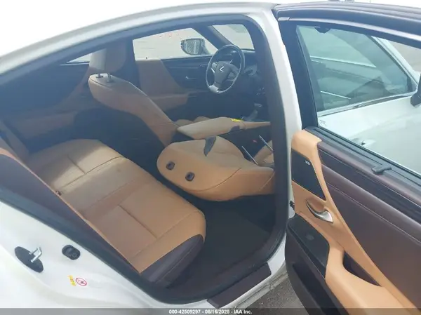58AB21B11KU003147 2019 LEXUS ES - Image 8