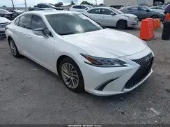 58AB21B12KU001049 2019 LEXUS ES