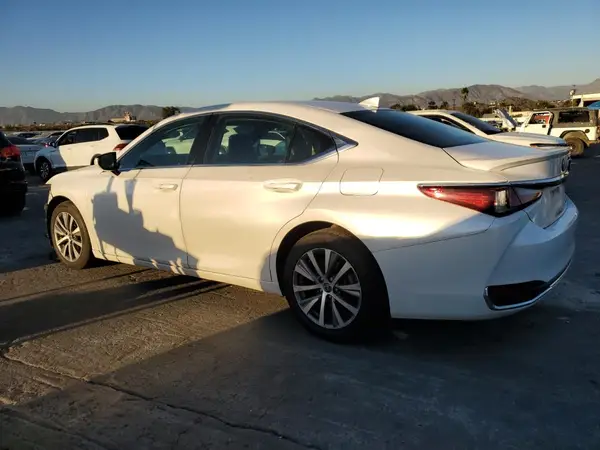 58AB21B12KU001052 2019 LEXUS ES - Image 2