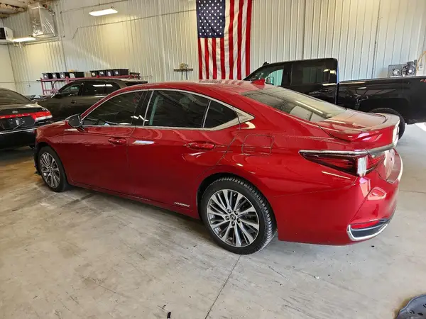 58AB21B12KU002864 2019 LEXUS ES - Image 2