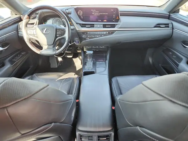 58AB21B12KU002931 2019 LEXUS ES - Image 8