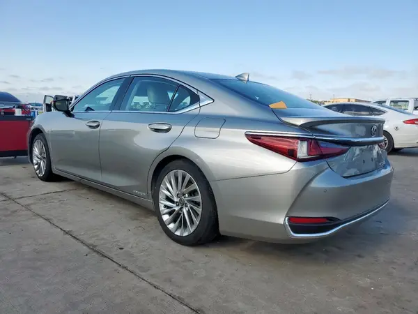 58AB21B12KU003920 2019 LEXUS ES - Image 2