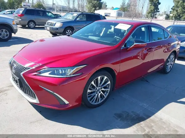 58AB21B13KU001903 2019 LEXUS ES - Image 2