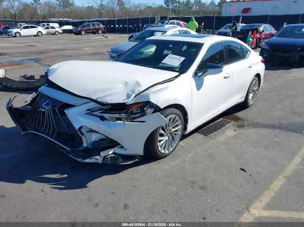 58AB21B13KU002128 2019 LEXUS ES - Image 2
