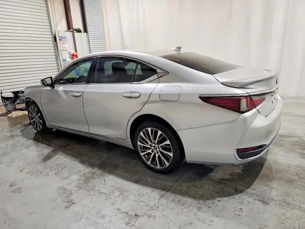 58AB21B13KU002534 2019 LEXUS ES - Image 2