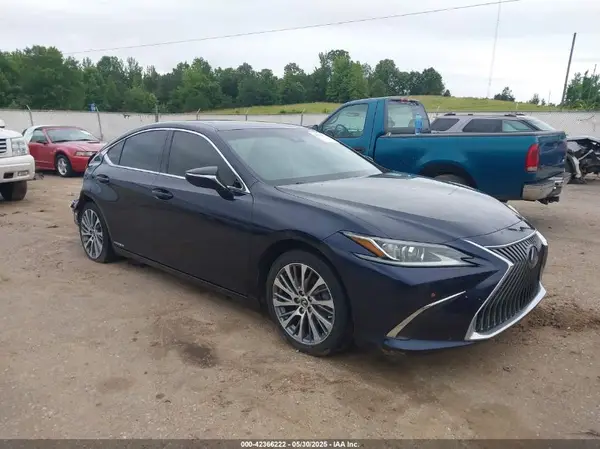 58AB21B13KU004168 2019 LEXUS ES - Image 1