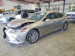 58AB21B14KU002428 2019 LEXUS ES