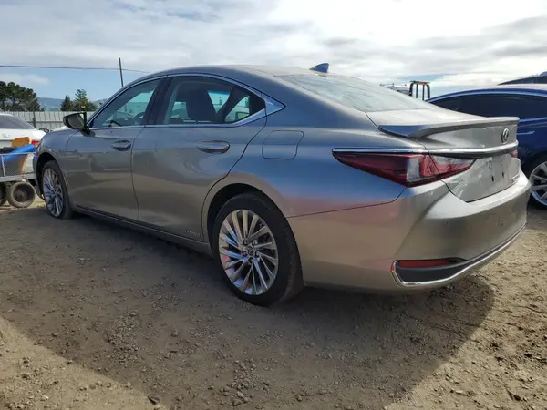 58AB21B14KU004230 2019 LEXUS ES - Image 2