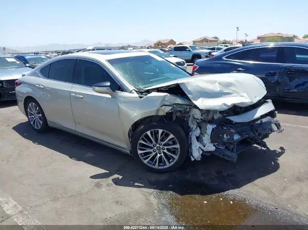 58AB21B15KU002342 2019 LEXUS ES - Image 1