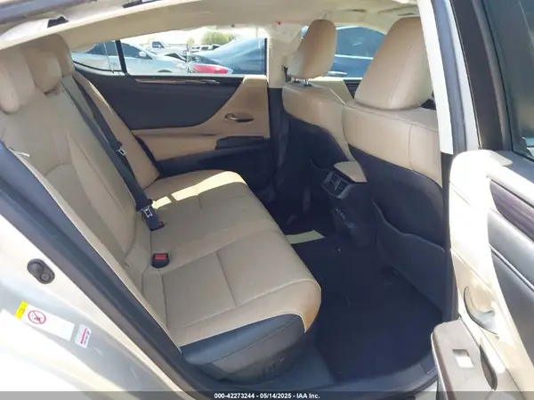 58AB21B15KU002342 2019 LEXUS ES - Image 8