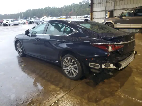 58AB21B15KU003331 2019 LEXUS ES - Image 2